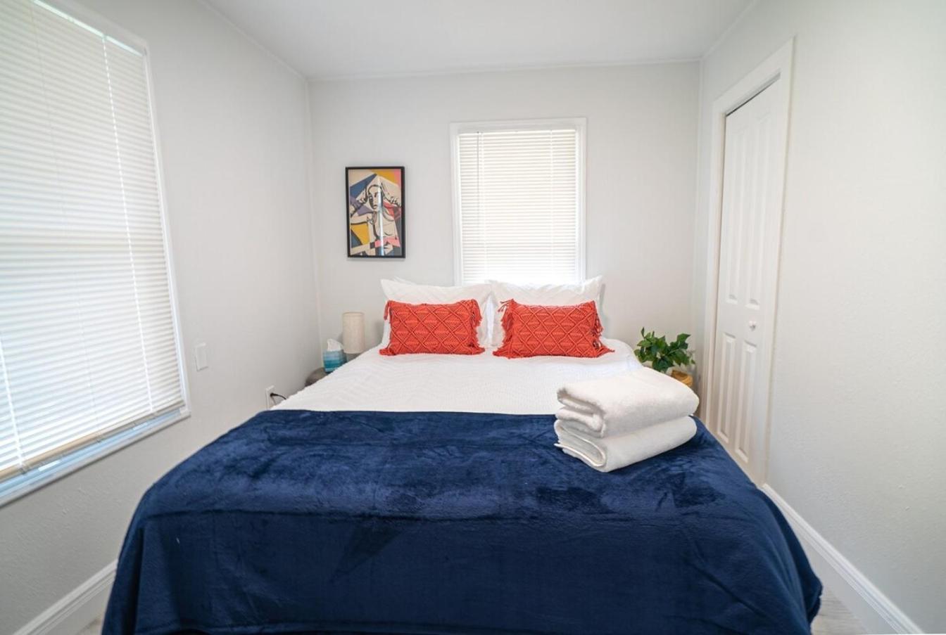 Homey Cozy Newly Renovated Stylish&Chic 7 Guests Тампа Екстериор снимка